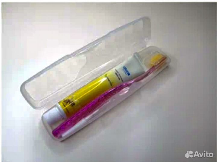 Зубной набор: паста, щетка, футляр