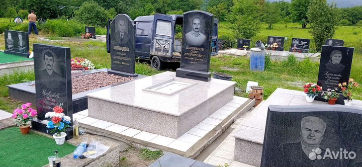 Выполняем работы на кладбище,установка памятников