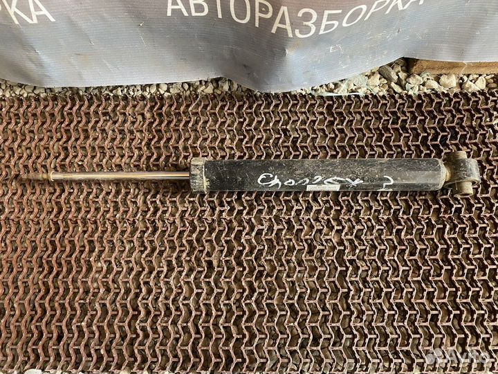 Амортизатор задний правый Спортаж 3(Передний приво