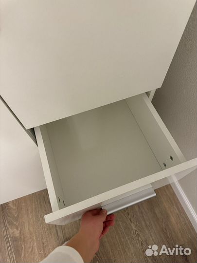 Шкаф белый