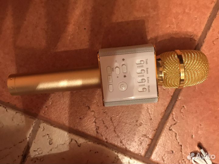 Беспроводной микрофон с динамиком