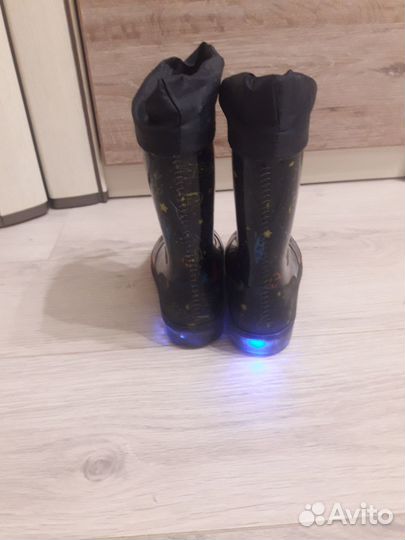 Детские резиновые сапоги мигающие