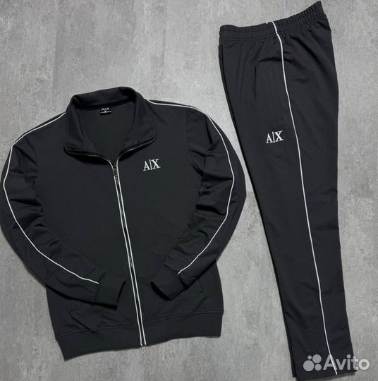 Костюмы для спорта Armani удобные