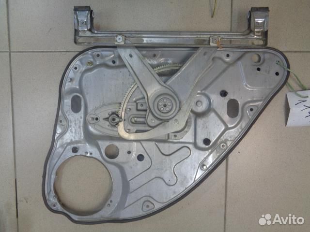 Стеклоподъемник задний левый механический щитовой