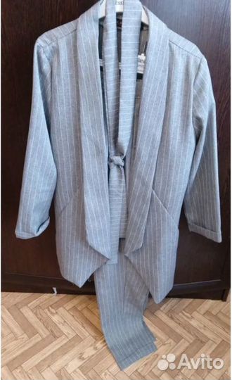 Брючный костюм женский