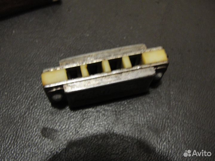 Продам миниатюрную губную гармошку