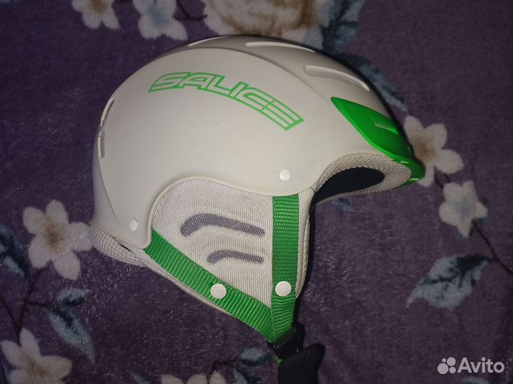 Горнолыжный шлем