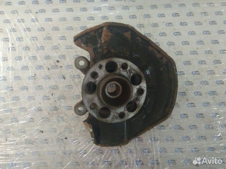 Кулак поворотный передний правый Mercedes B-Klass