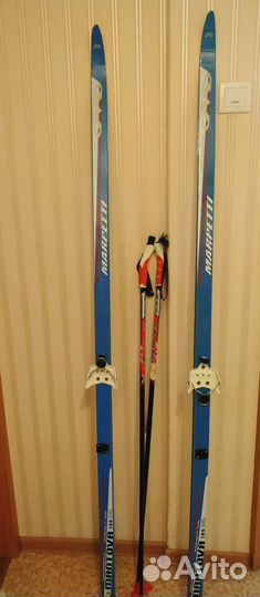 Беговые лыжи с палками