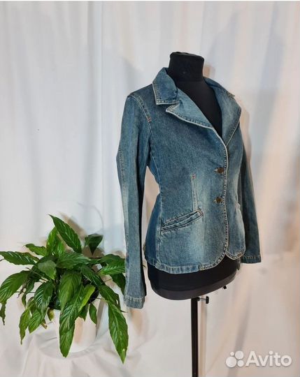 Джинсовка slim fit от zara р. 44-46
