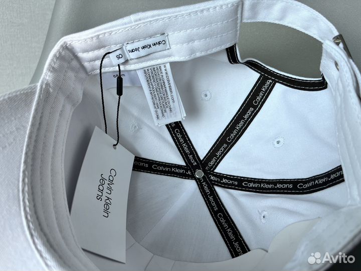 Кепка calvin klein белая