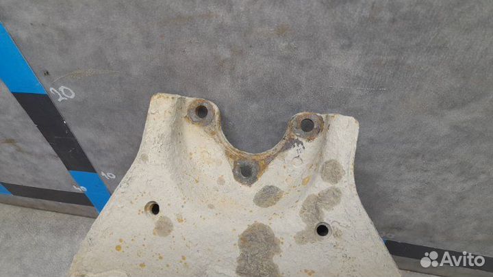 Рычаг подвески передний правый Mitsubishi L200 4