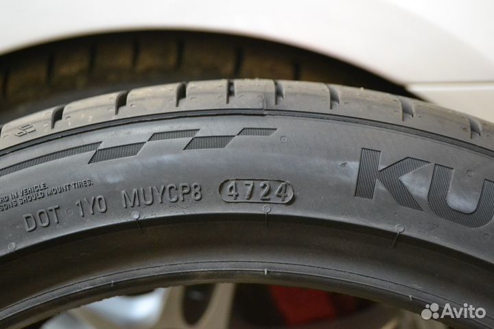 Kumho Ecsta Sport S PS72 225/35 R19 и 265/30 R19 88Y