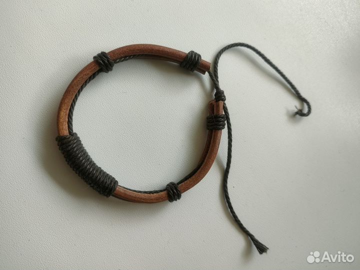 Кожаный браслет