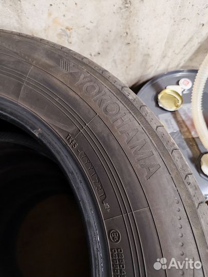 Yokohama BlueEarth RV02 225/65 R17
