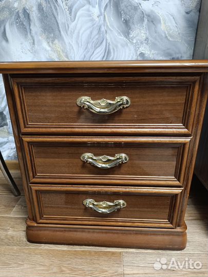 Тумбочка прикроватная бу