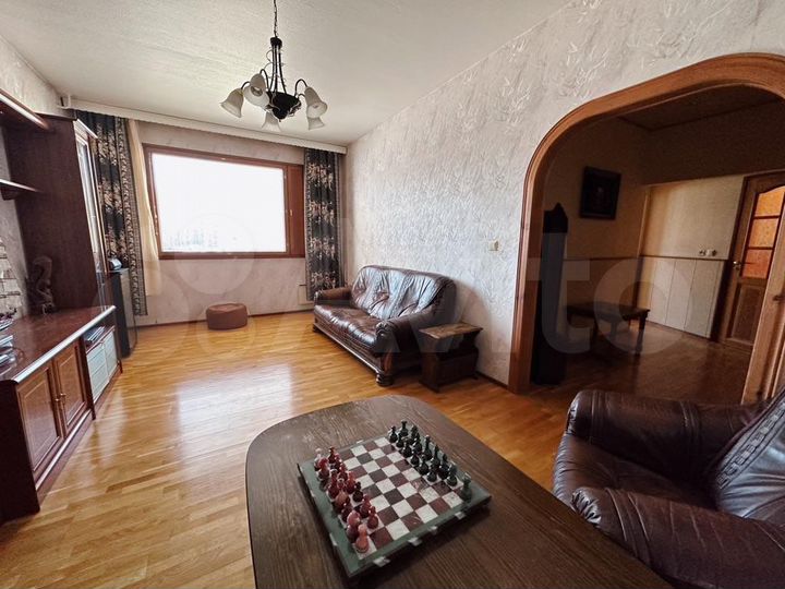 2-к. квартира, 56 м², 4/9 эт.