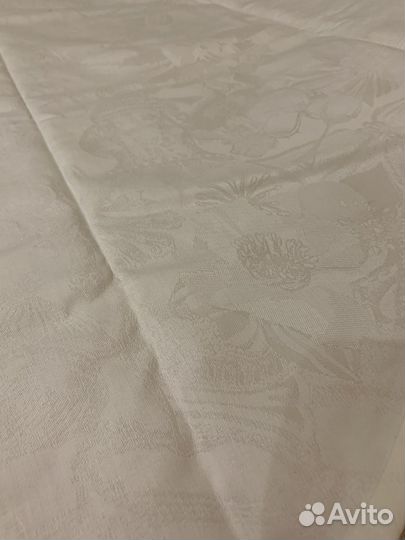 Скатерть круглая 180 белую