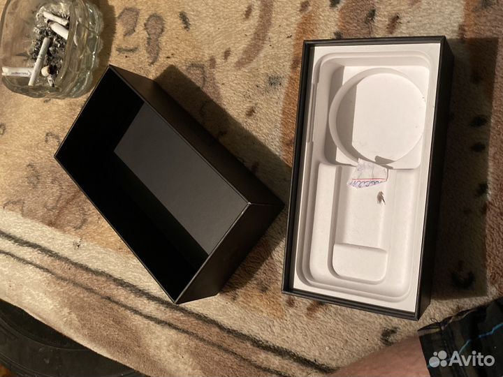 Коробка от iPhone 7