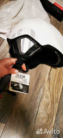 Шлем горнолыжный женский