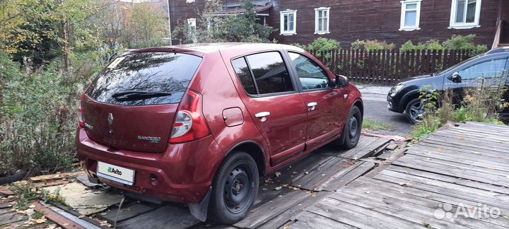 Renault Sandero 1.6 AT, 2011, 191 200 км
