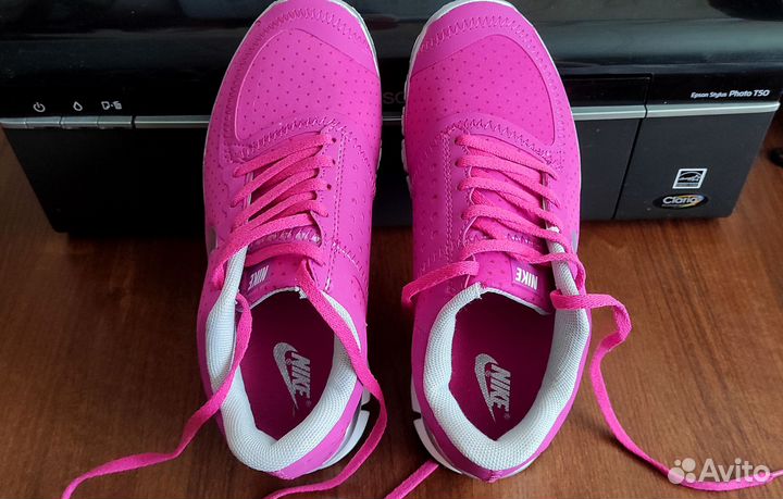 Кроссовки Nike новые 37,5