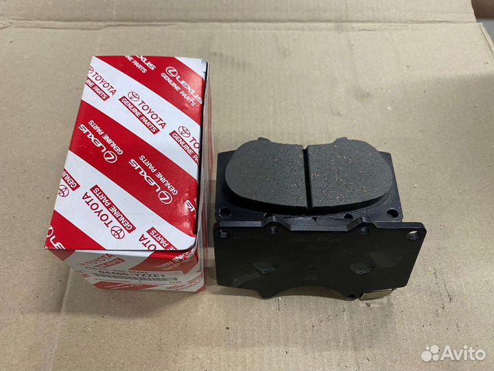 Колодки тормозные Toyota Hilux 2020- 04465-yzze1