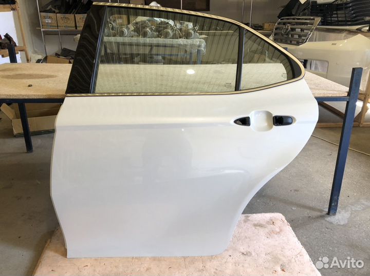 Дверь задняя правая Toyota Camry V70 оригинал