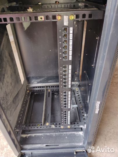 Шкафчик настенный Hyperline TWB-0645-GP-RAL9004