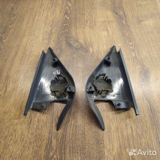 Уголок двери передний Skoda Fabia универсал 1 2007