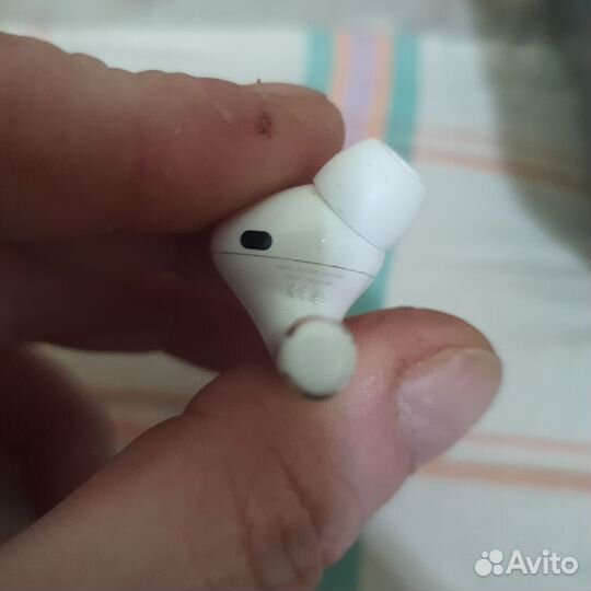 Airpods pro левый