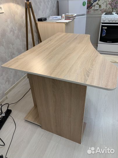 Стол письменный