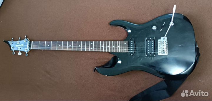 Электрогитара с комбоусилителем