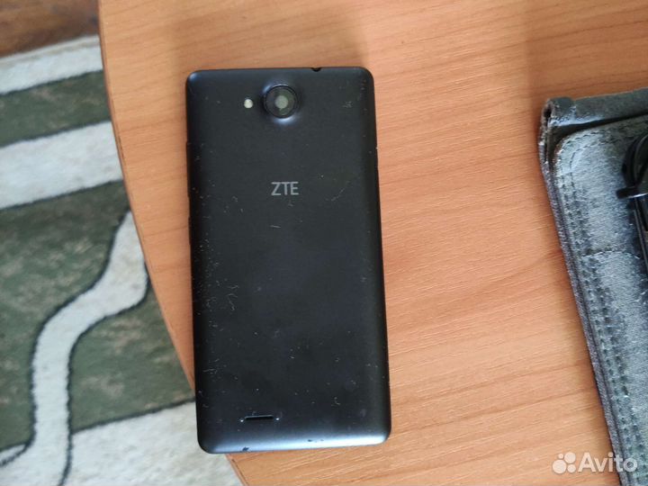Телефон ZTE