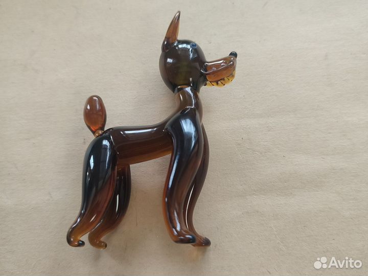 Фигурка из цветного стекла