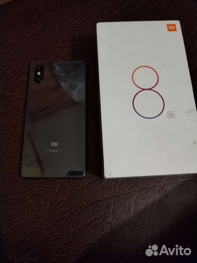 Телефон Xiaomi mi 8 se