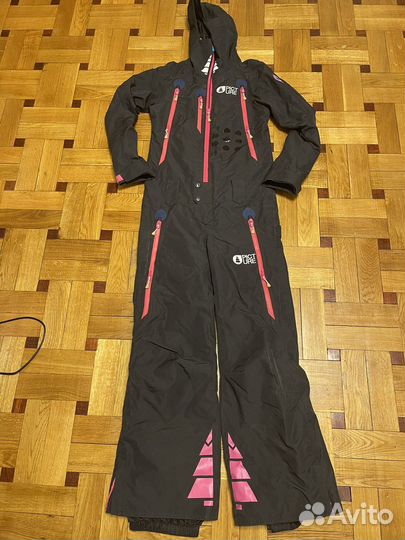 Горнолыжный комбинезон