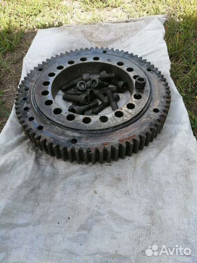 Опорно поворотный подшипник тадано 300