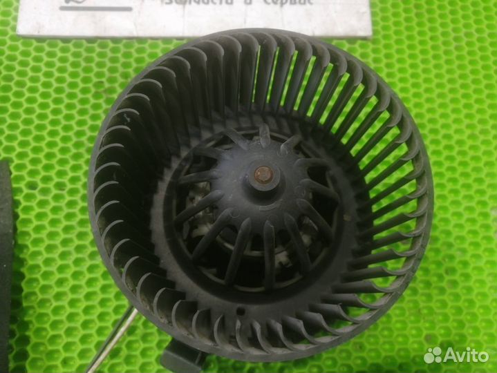 Renault logan моторчик отопителя N101507G