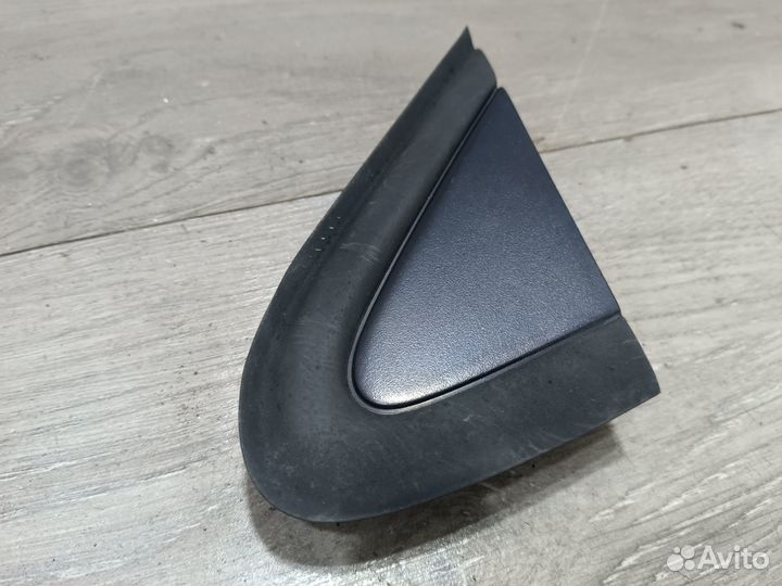 Накладка угла зеркало лево для Volkswagen Polo 4