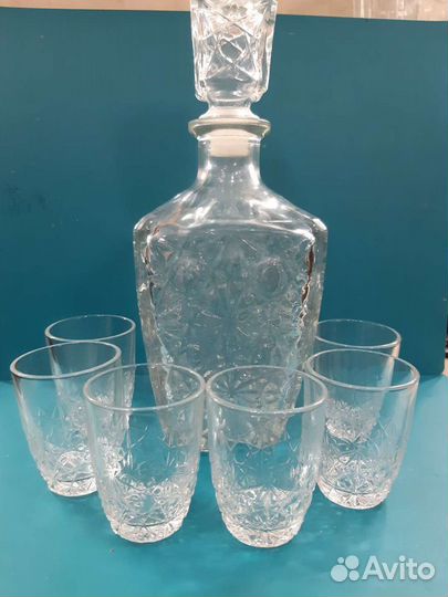 Набор: графин с рюмками