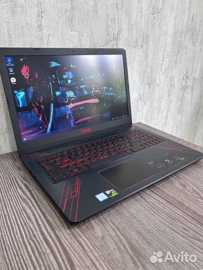 Игровой ноутбук i5-8250u/GTX 1050/16Gb RAM