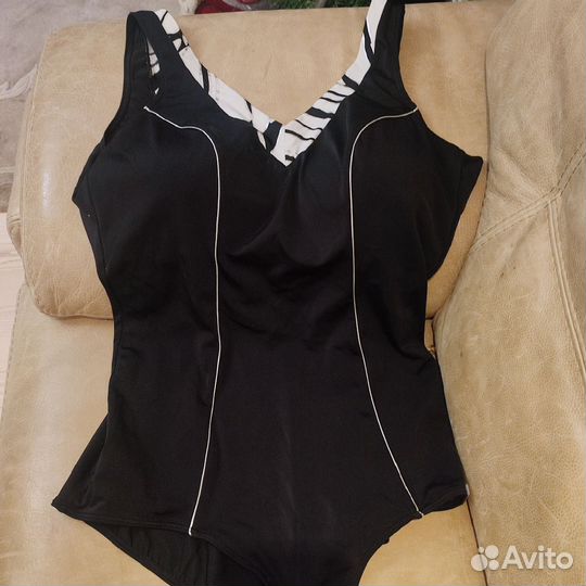 Новый красивый купальник 62р