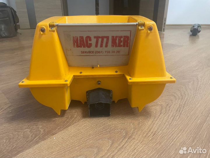 Прикормочный кораблик с gps и эхолотом
