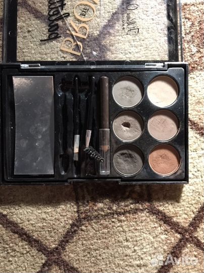 Палитра теней для бровей