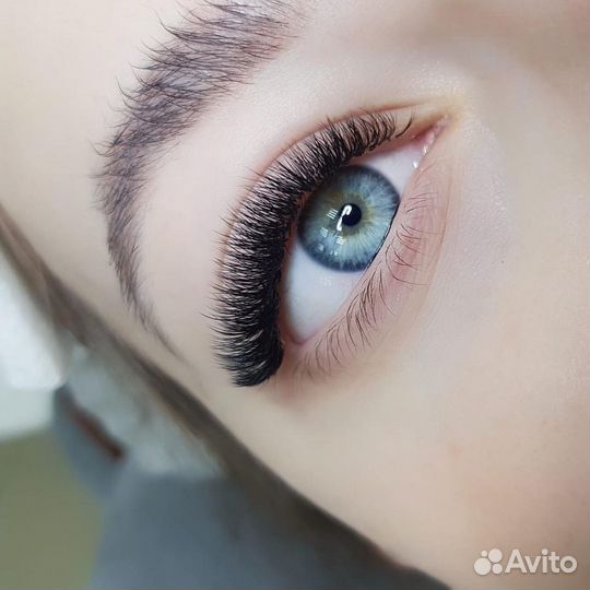 Наращивание ресниц, оформление бровей