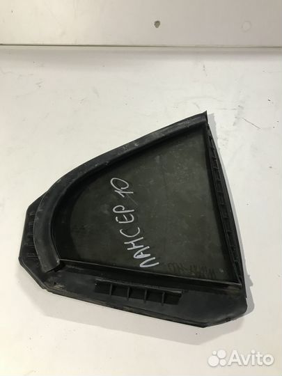 Форточка задняя левая Mitsubishi Lancer 10