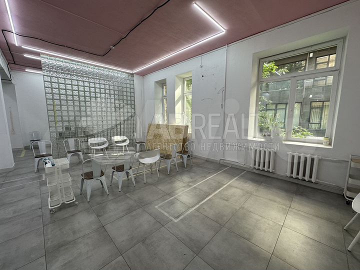 Псн,офис, салон,торгов 160.4 м² у м. Смоленская