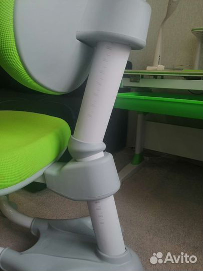 Детский стол и стул для школьника