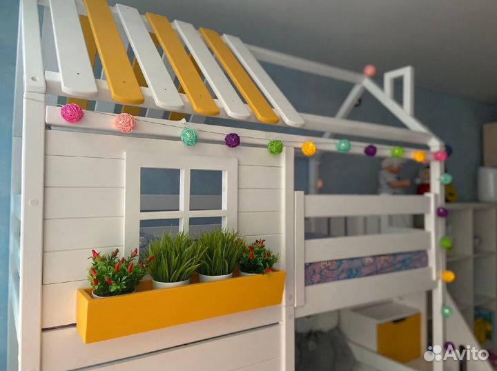 Детская кровать домик